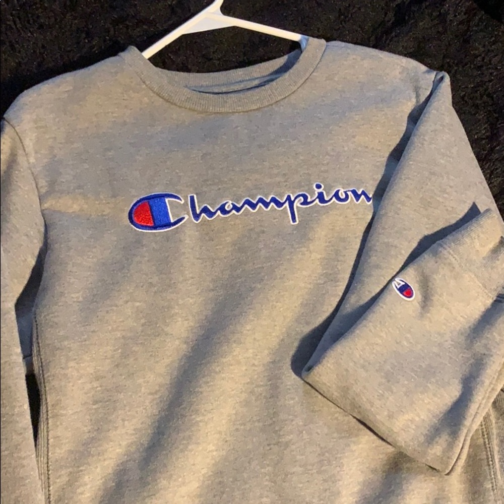 CHAMPION SWEATSHIRT
